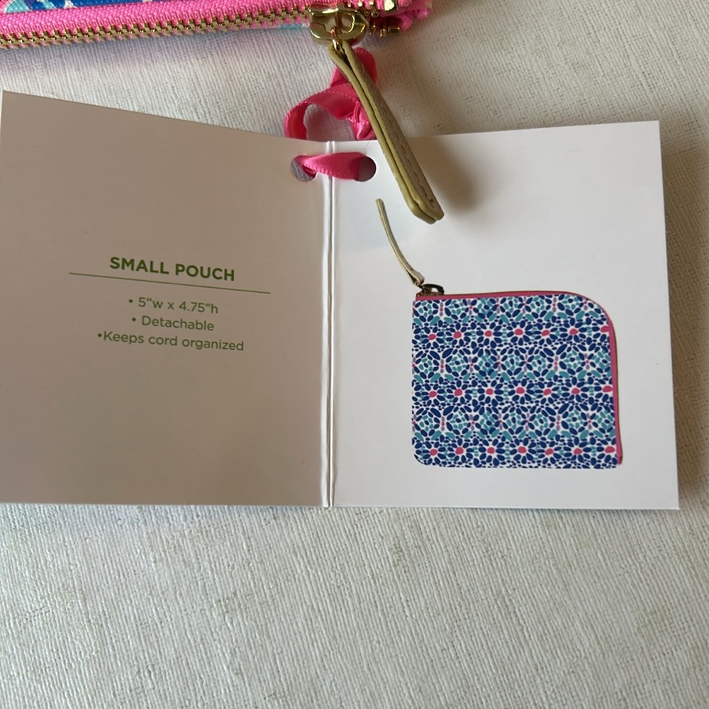 Lilly Pulitzer Splendor in the Sand Brand New  Tech Pouch - Picture 9 of 16